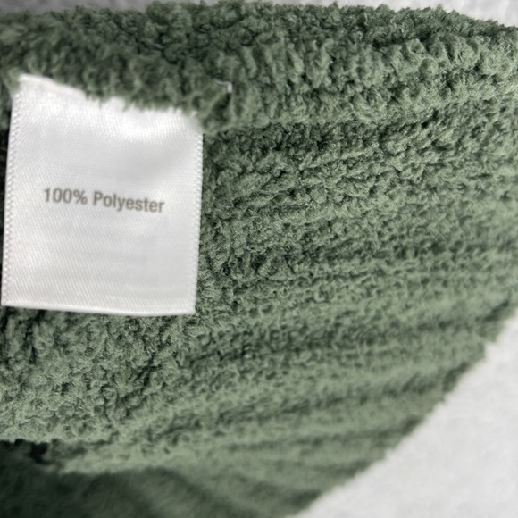 Wooby green v-neck long sleeve knit sweater women’s size small stretch material - Picture 8 of 11